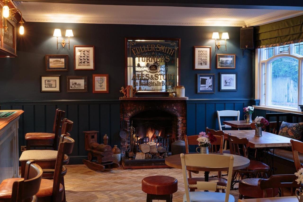 The Three Horseshoes East Worldham Alton  Exterior photo